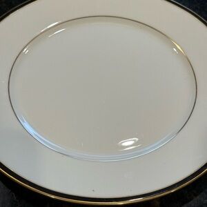 Lenox Elegant White Dinner Plate with Gold Trim